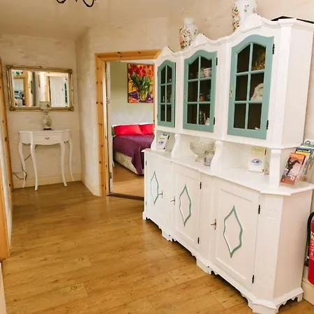 Eagle Heights 住宿加早餐酒店 恩尼斯克朗