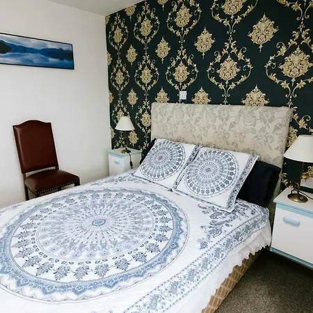 Eagle Heights B&B 에니스크론